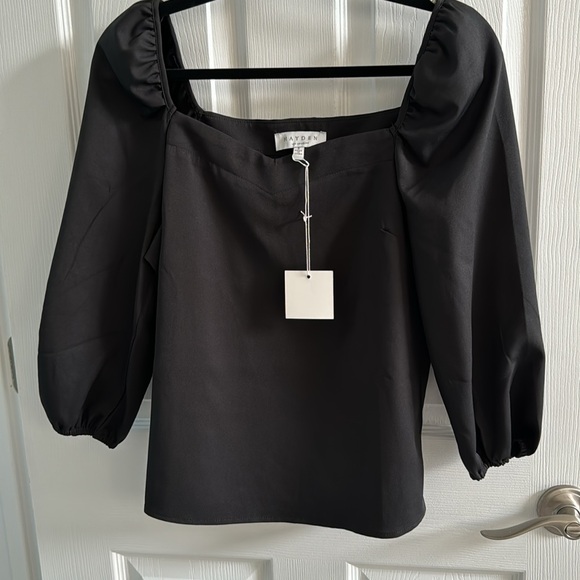 Hayden Tops - VICI -NWT-Size small